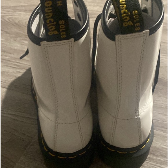 Dr Martin’s, 1460 bex smooth leather boots in women’s size 6 - Picture 3 of 4